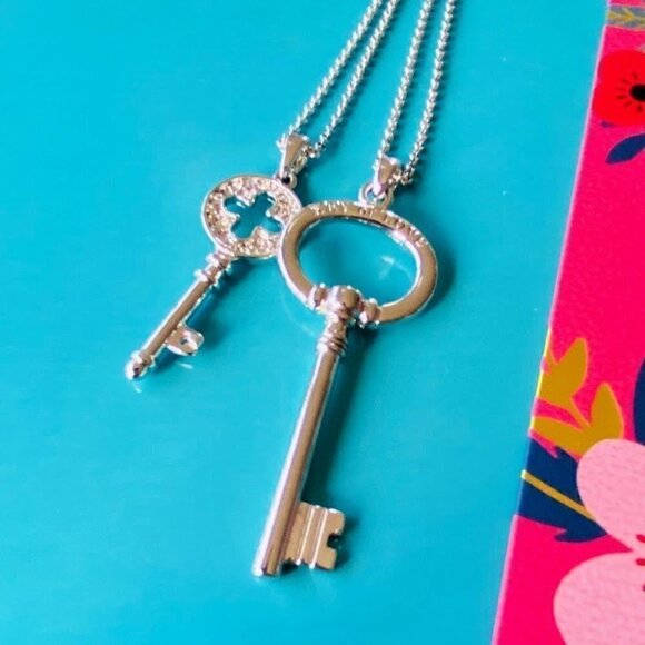 Key of Love Silver Tone Dual Key Quadrafoil Layered Necklace #1 - Picture 1 of 3